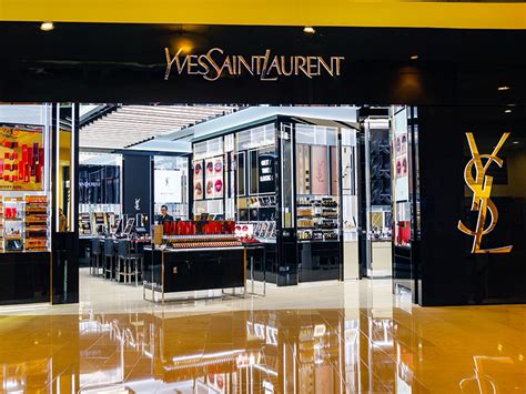 Yves Saint Laurent (YSL) Marketing Strategy 2024: A Case 